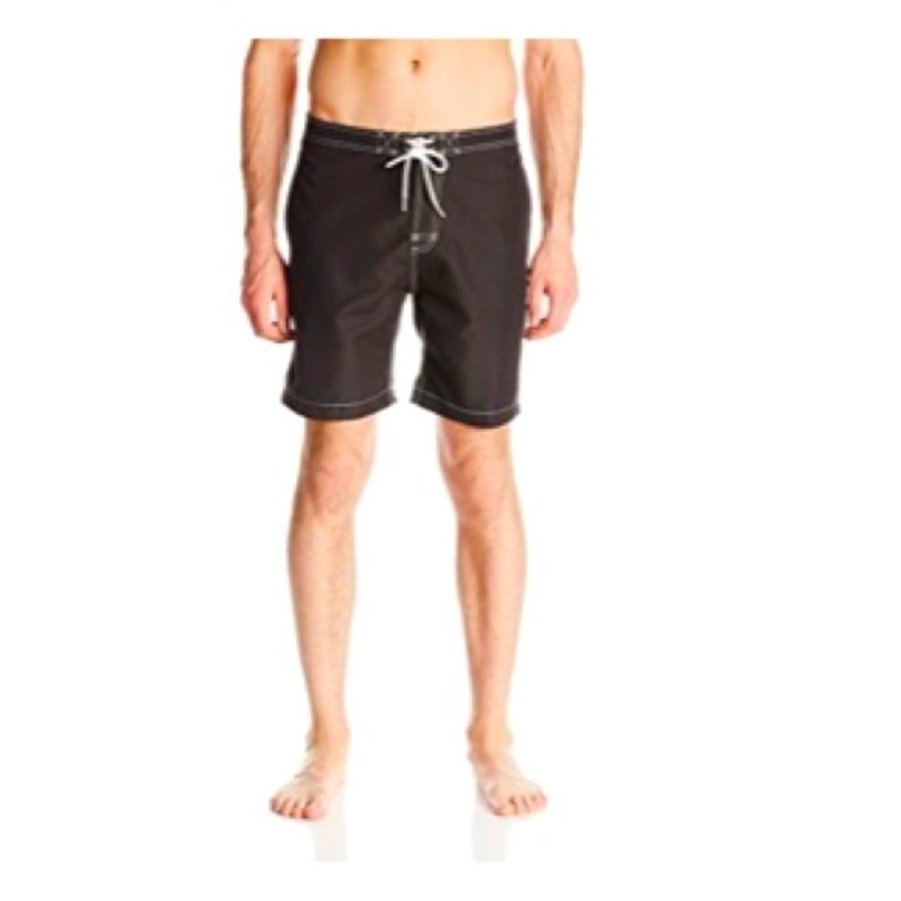 Men’s cargo style board shorts